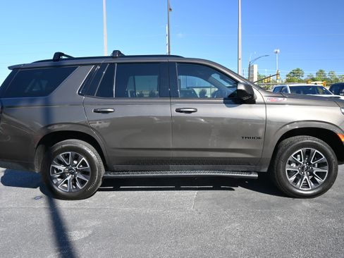 Used 2021 Chevrolet Tahoe Z71 w/ Rear Media and Nav Package image 12