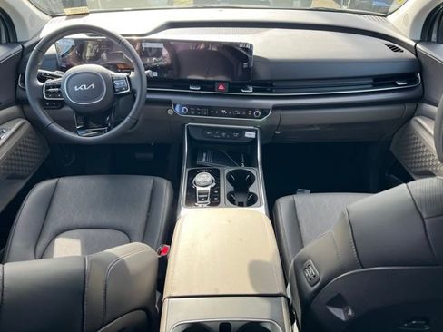 New 2026 Kia Carnival EX FWD image 12