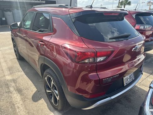 Used 2022 Chevrolet TrailBlazer LT w/ Confidence II Package FWD image 5
