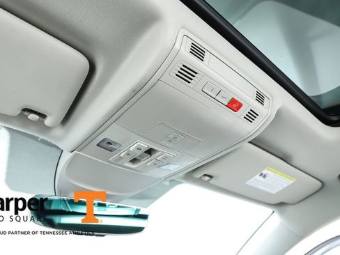 Used 2023 Volkswagen Taos SE w/ Panoramic Sunroof Package FWD image 26