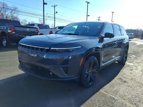 Used 2024 Jeep Wagoneer Launch Edition image 6