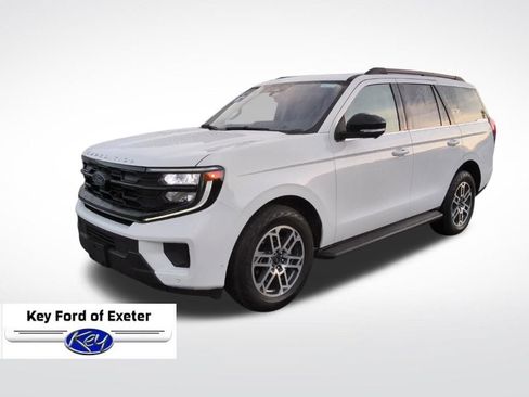 Used 2025 Ford Expedition Active AWD/4WD image 3