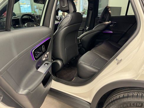 Used 2023 Mercedes-Benz GLC 300 4MATIC image 16