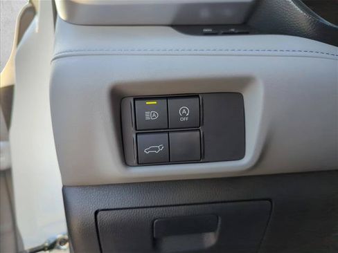 Certified 2025 Toyota Highlander LE FWD image 15
