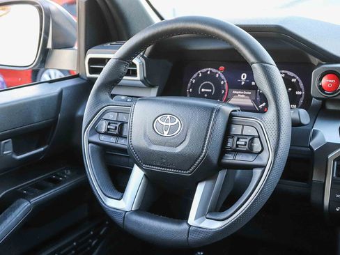 Used 2025 Toyota 4Runner TRD Off-Road image 17