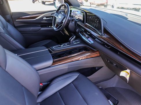 Certified 2024 Cadillac Escalade Luxury image 32