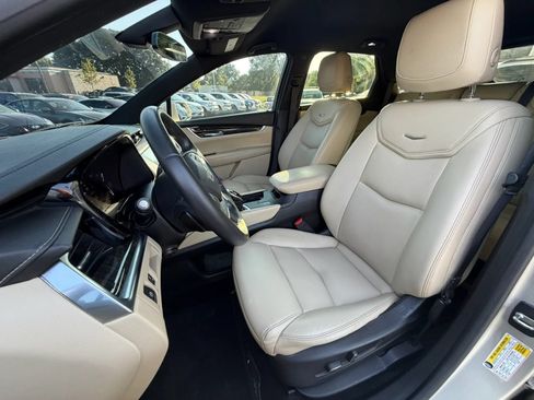 Used 2017 Cadillac XT5 FWD image 18