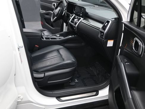 Used 2021 Kia Sorento EX FWD image 17