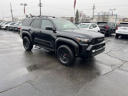 Used 2025 Toyota 4Runner SR5 image 2