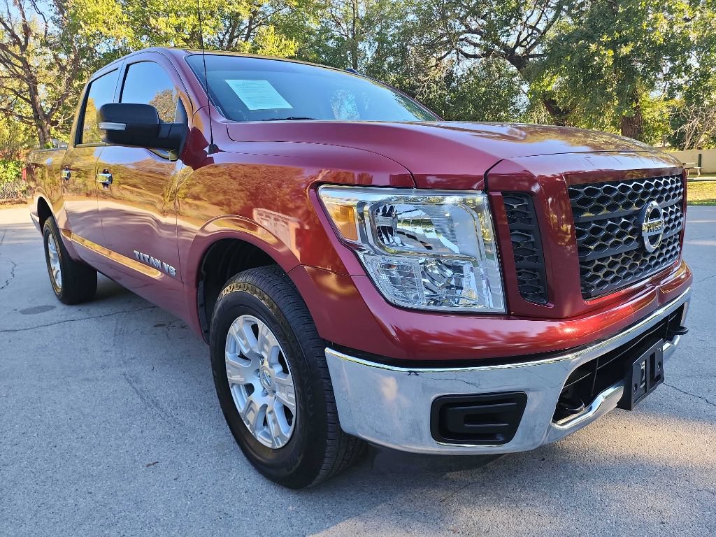 Used 2019 Nissan Titan SV AWD/4WD image 1