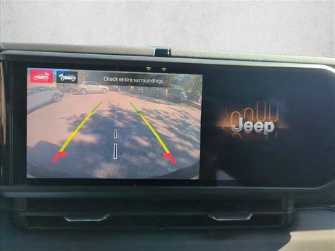 Used 2024 Jeep Wrangler Unlimited Rubicon w/ Technology Group AWD/4WD image 19