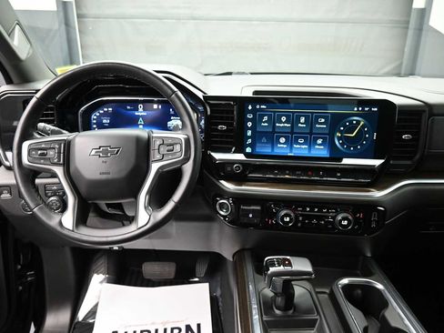 Used 2022 Chevrolet Silverado 1500 RST AWD/4WD image 13