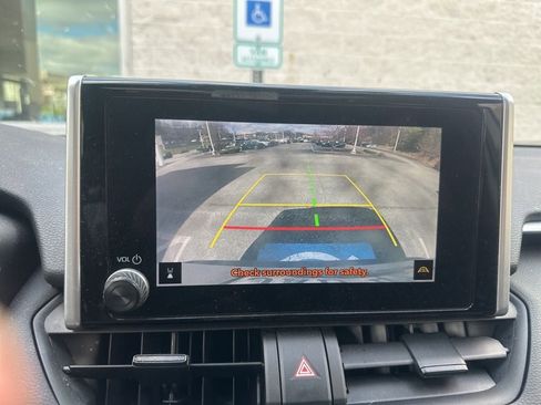 Used 2023 Toyota RAV4 XLE w/ Convenience Package image 5