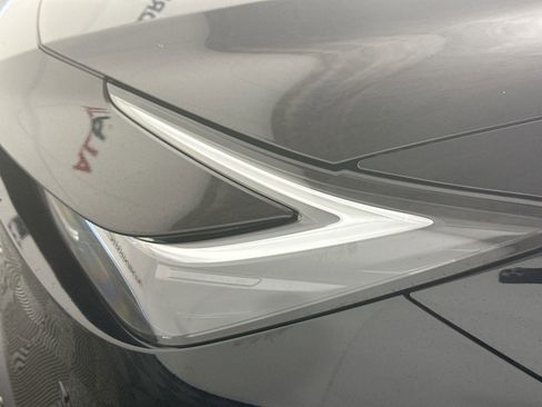 Used 2024 Toyota Prius LE image 9