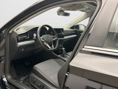 Used 2025 Volkswagen Jetta SE w/ Sunroof Package FWD image 10