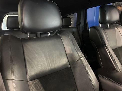 Used 2017 Jeep Grand Cherokee Altitude image 4