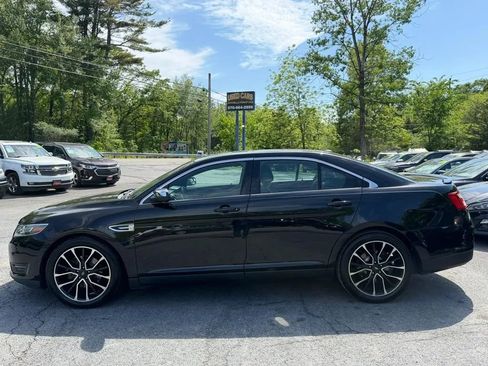 Used 2018 Ford Taurus Limited AWD/4WD image 5
