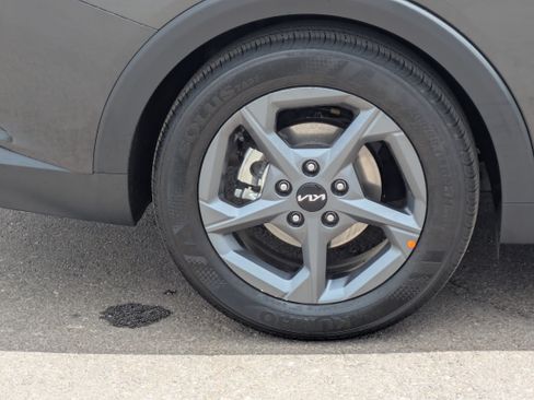 Certified 2025 Kia K4 FWD image 9