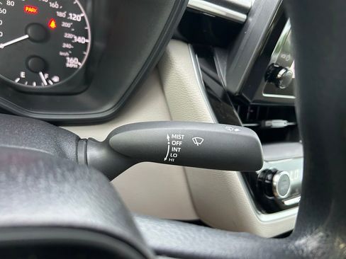 Used 2025 Toyota Corolla LE image 20