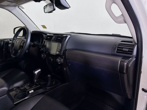 Used 2020 Toyota 4Runner TRD Off-Road Premium w/ Moonroof Package AWD/4WD image 26