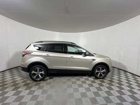 Used 2017 Ford Escape SE w/ Equipment Group 201A image 8