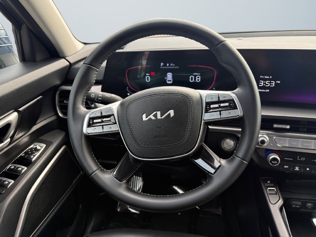 Used 2025 Kia Telluride S FWD image 12