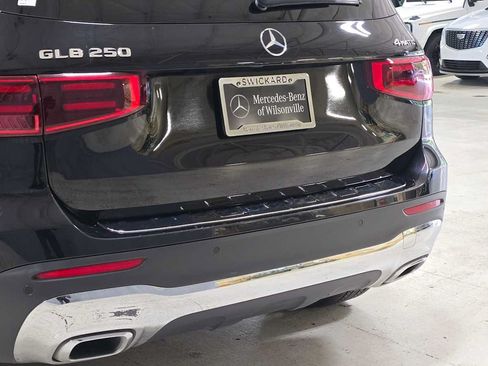 Used 2025 Mercedes-Benz GLB 250 4MATIC image 13