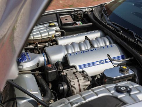 Used 2003 Chevrolet Corvette Coupe RWD image 23