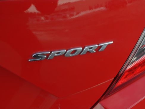 Used 2020 Honda Civic Sport image 10