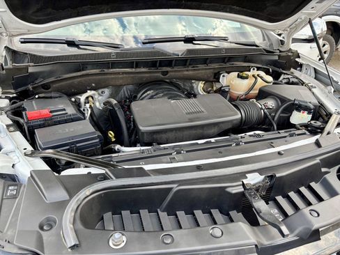 Used 2023 Chevrolet Suburban Premier image 23