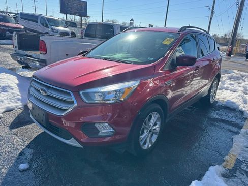 Used 2018 Ford Escape SE w/ SE Sync 3 Package image 4