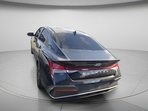 Certified 2025 Hyundai Elantra Sport FWD image 7