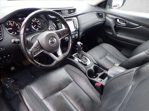 Used 2018 Nissan Rogue SL w/ Premium Package image 11