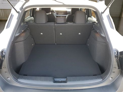 Used 2025 Nissan Kicks SV image 7