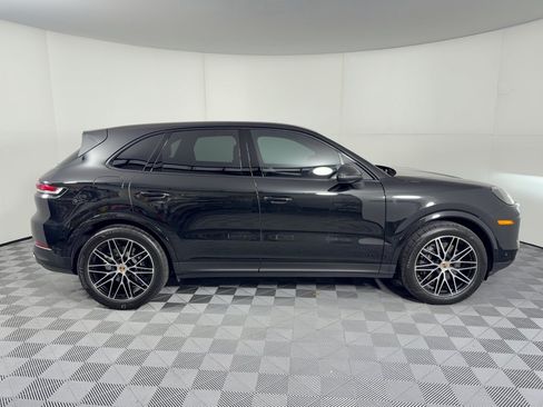 Certified 2026 Porsche Cayenne AWD/4WD image 8