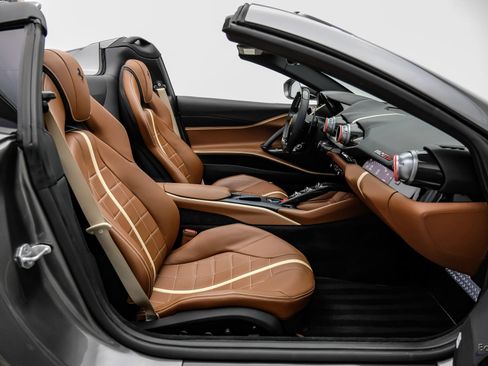 Used 2022 Ferrari 812 GTS RWD image 64