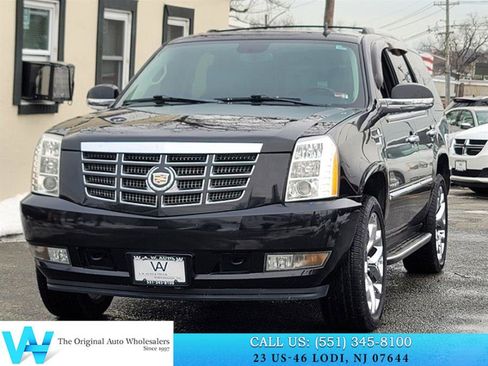Used 2011 Cadillac Escalade AWD w/ Touring Package image 3