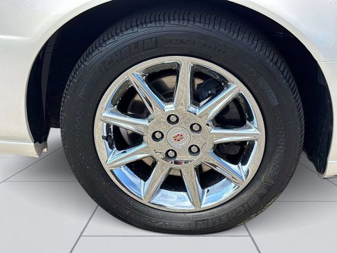 Used 2011 Cadillac DTS Luxury FWD image 34