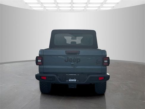 Certified 2024 Jeep Gladiator Sport image 6