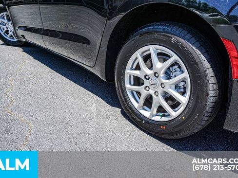 Used 2023 Chrysler Voyager LX FWD image 14