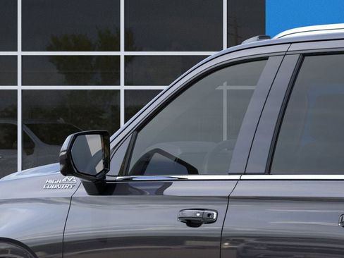 New 2026 Chevrolet Suburban High Country AWD/4WD image 36