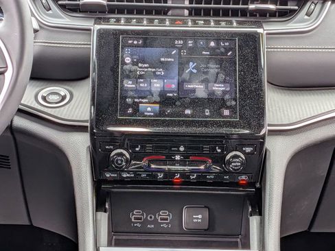 Used 2023 Jeep Grand Cherokee L Laredo AWD/4WD image 3