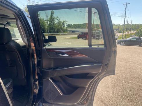 Used 2015 Cadillac Escalade Premium AWD/4WD image 28