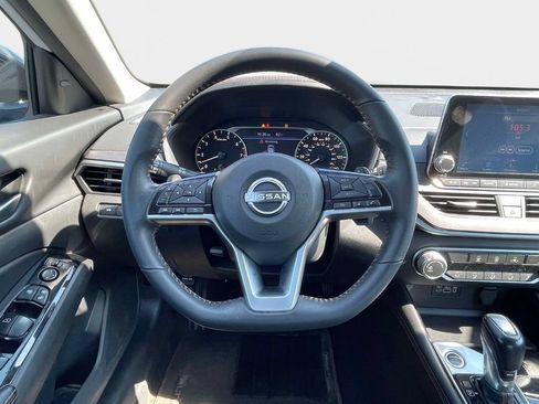 Used 2024 Nissan Altima 2.5 SR FWD image 13