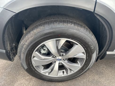 Certified 2025 Subaru Ascent Premium image 32