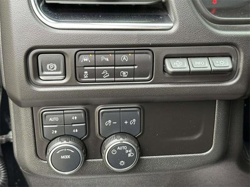 Used 2024 Chevrolet Suburban Premier w/ Premium Package 2 image 22