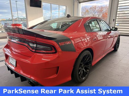 Used 2018 Dodge Charger R/T image 9