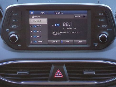 Used 2019 Hyundai Santa Fe SE image 18