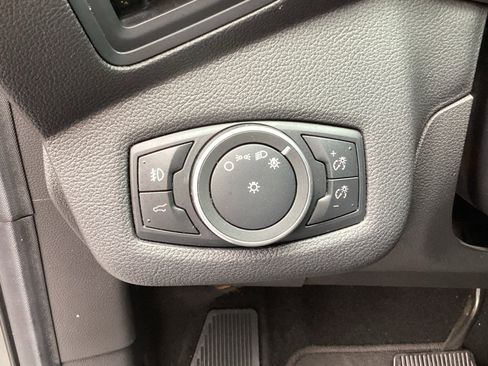 Used 2019 Ford Escape SE FWD image 26