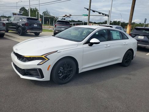 New 2026 Kia K5 LXS FWD image 2